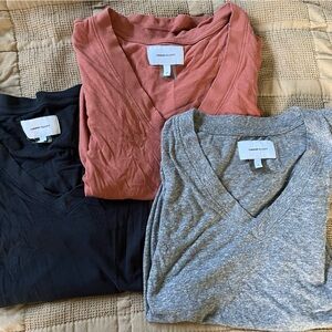Current Elliot V-Neck T-Shirt Bundle Size 2